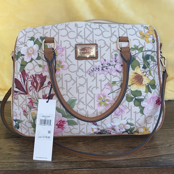 Calvin Klein Handbags - Calvin Klein gorgeous Floral Print purse 👜💝💐